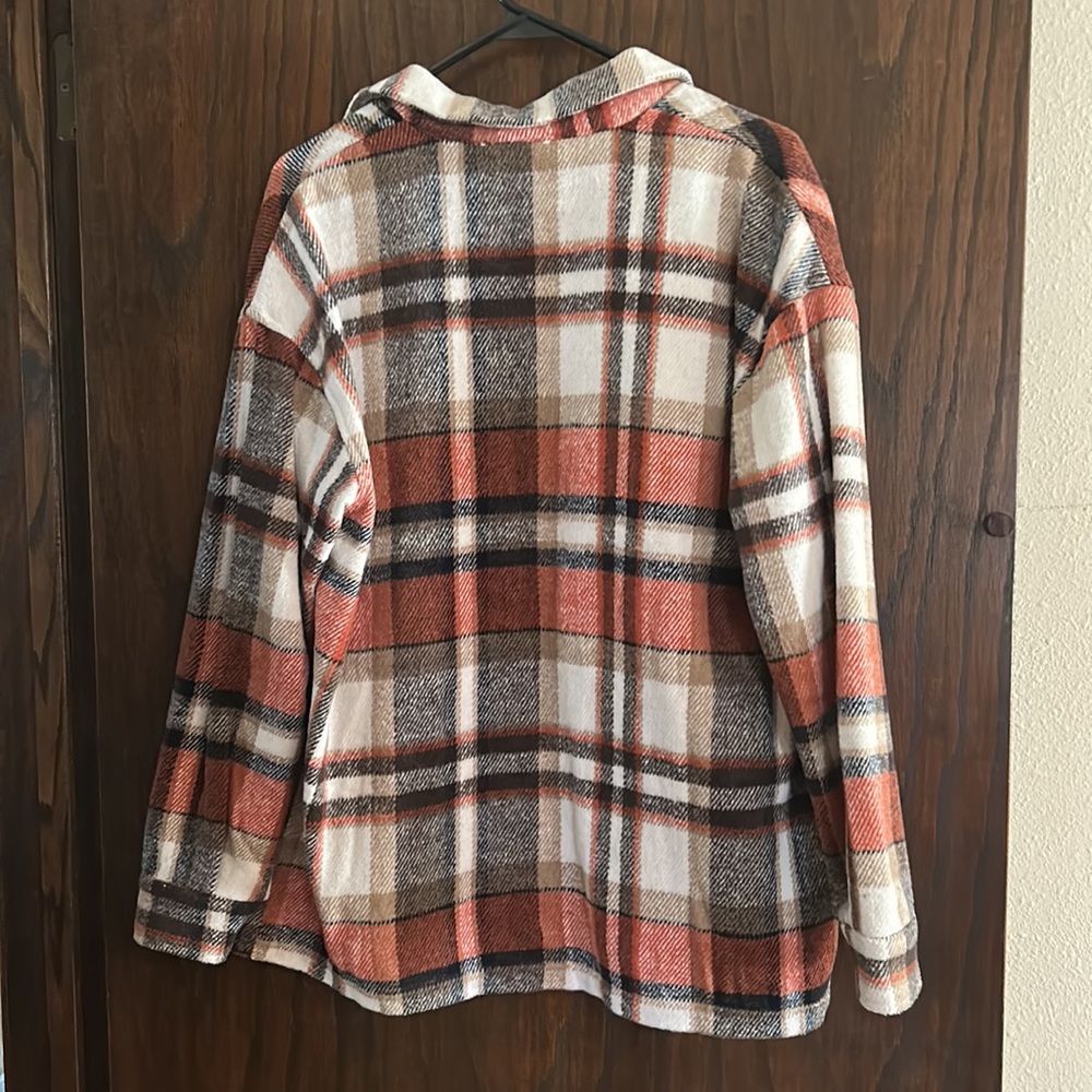 Shacket - Picture 4 of 4